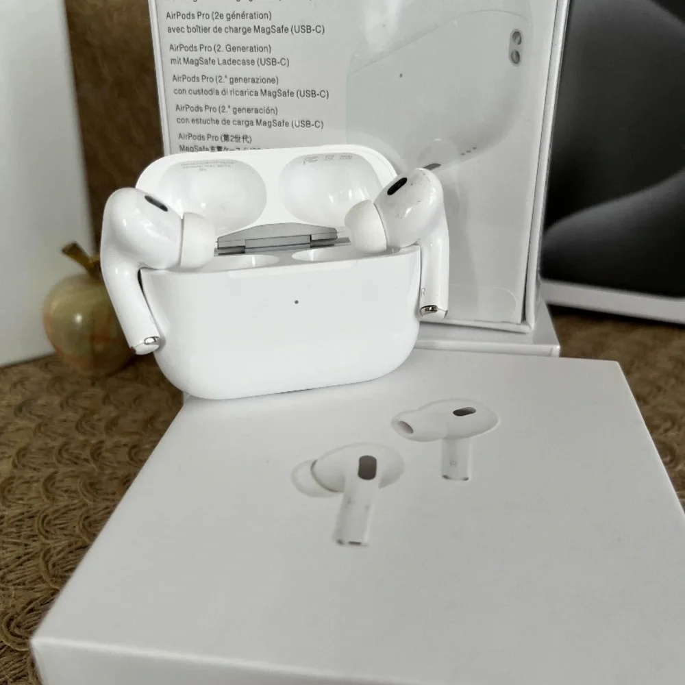 Apple AirPods Pro (2nd Generation) - White
